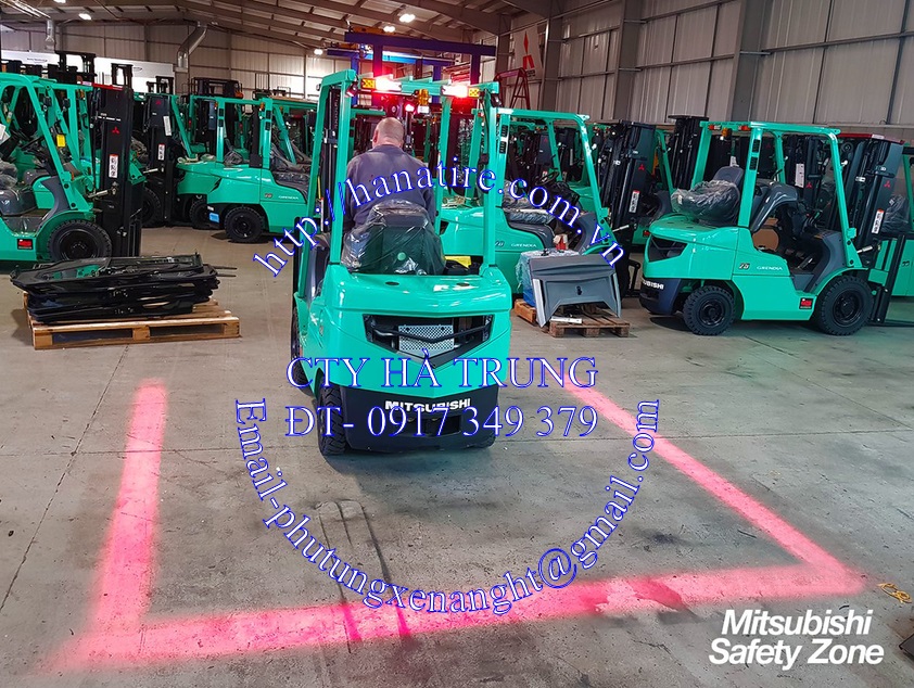 den chieu vach xe nang Mitsubishi